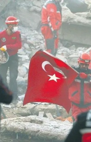 Türkiye İzmir'deki depremzedeler için tek yürek oldu