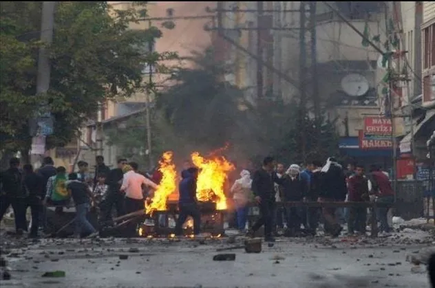 Kobani provokasyonu 6. yılında: PKK-FETÖ önce Kobani sonra hendeklerle ülkeyi iç savaşa sürüklemeye çalıştı