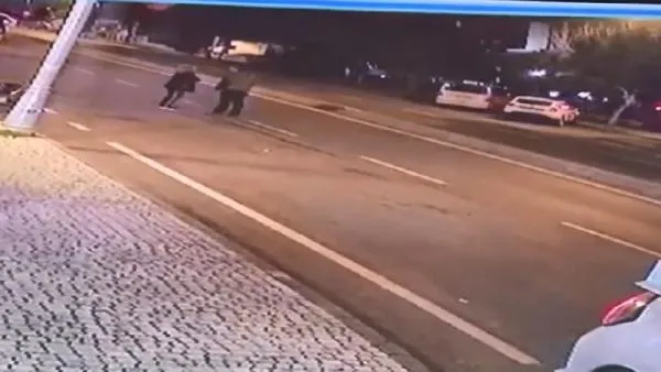 Büyükçekmece'de sokak ortasında dehşet! Ret cevabı alan adam eski eşini dövdü-2