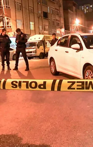 Gaziosmanpaşa'da hareketli anlar! Belinden çıkardığı silahla kurşun yağdırdı