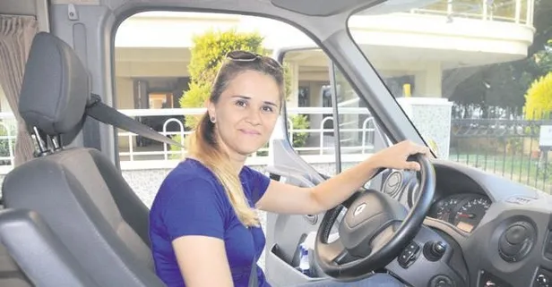 Patronunun şakası üzerine minibüs kullanmayı öğrendi, şimdilerde öğrenci taşıyor!