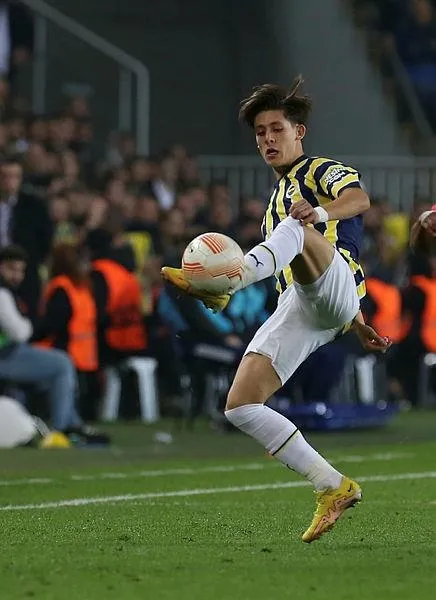 sergen-yalcin-sessizligini-bozdu-jorge-jesus-ve-arda-guler-aciklamasi-hangi-kuluplerden-teklif-aldi-1667334896284.jpeg Sergen Yalçın sessizliğini bozdu! Jorge Jesus ve Arda Güler açıklaması! Hangi kulüplerden teklif aldı?-14