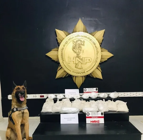 hakkaride-30-kilo-400-grameroinyakalandi-1623443416307.jpg Hakkari'de 30 kilo 400 gram eroin bulundu-1