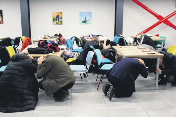 hizmetli-fatma-d-demans-hastasi-gencay-gurunun-hesabindan-milyonlari-transfer-etti-savunmasi-pes-dedirtti-1668293744042.jpeg Hizmetli Fatma D., demans hastası Gencay Gürün'ün hesabından milyonları transfer etti! Savunması pes dedirtti-9