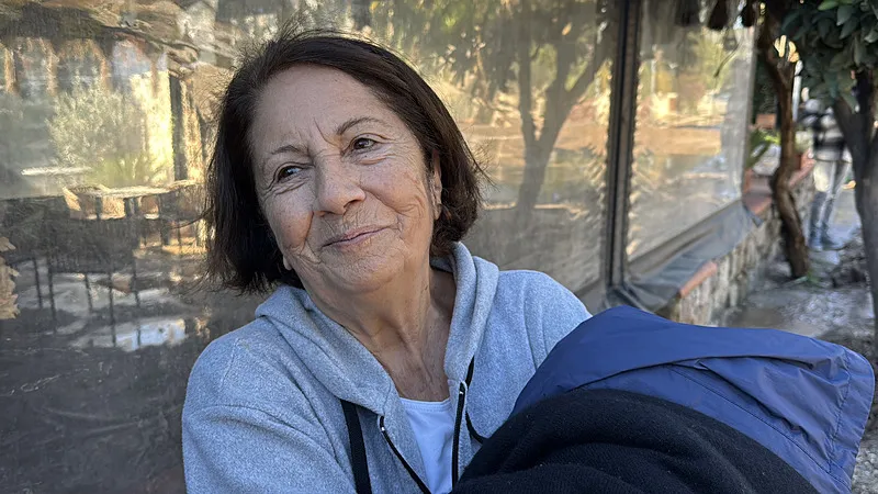 Otomobil sürücüsü şans eseri kazadan kurtuldu (Fotoğraf: İHA)