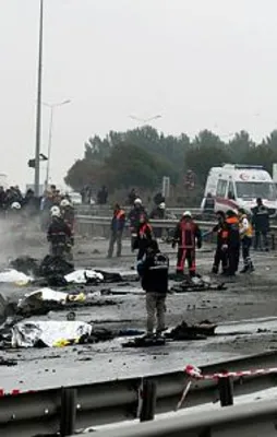 İstanbul'da helikopter düştü: 7 ölü