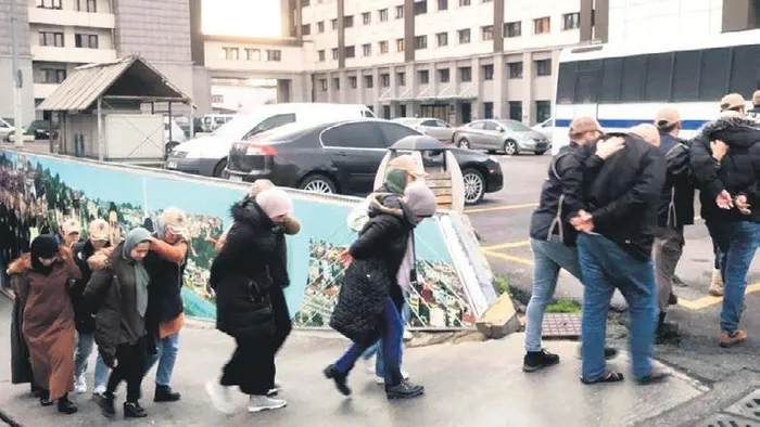 aruriye-suikastte-hayatini-kaybetii-iran-ve-lubnan-buyuk-gosterilere-hazirlandi-1704417565512.jpeg Aruri’ye suikastte hayatını kaybetii! İran ve Lübnan büyük gösterilere hazırlandı...-3