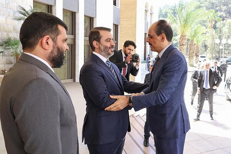 MİT Başkanı Kalın, Suriye'de Cumhurbaşkanı Şara ve heyetiyle görüştü. (AA)