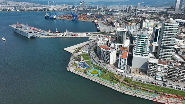 İzmir'de TCG Anadolu'ya 3'üncü de gününde büyük ilgi! Kilometrelerce kuyruk oluştu - 21