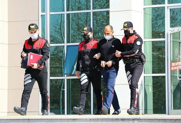 kan-donduran-olay-15-yillik-husumetlisinin-bogazini-kesti-25-yerinden-bicakladi-1649948156831.jpeg Kan donduran olay: 15 yıllık husumetlisinin boğazını kesti! 25 yerinden bıçakladı... "O olayı unutamadım"-4