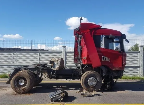 tir-sebekesinin-sifresini-polis-cozdu-cerez-ve-teker-1632725771792.jpg Tır şebekesinin şifresini polis çözdü: Çerez ve teker...-4