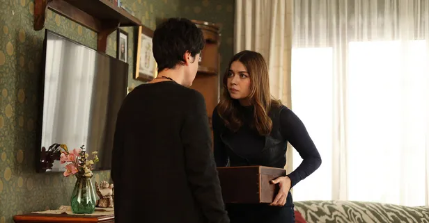 Domino taşı her şeyi ortaya çıkarıyor: Geçmişteki sırlar dengeleri değiştiriyor