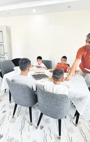 Depremzedeler Güneş ailesi, TOKİ’den yeni evlerine kavuştu