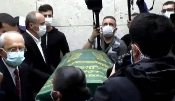 Kemal Kılıçdaroğlu ve Muharrem İnce, Bekir Coşkun’un cenazesinde yan yana saf tuttu ama konuşmadı