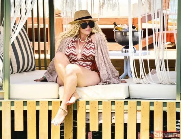 Bir Zamanlar Çukurova'nın Gülten'i Selin Genç tatilci moduna girdi sarı straplez elbisesiyle yaktı geçti! Her haliyle güzel - 38