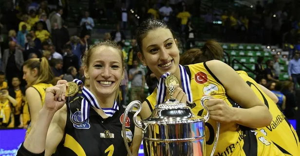 VakıfBank'ta Kübra Akman ile yollar ayrıldı
