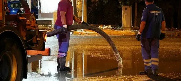 Çeşme’de kanalizasyon taştı