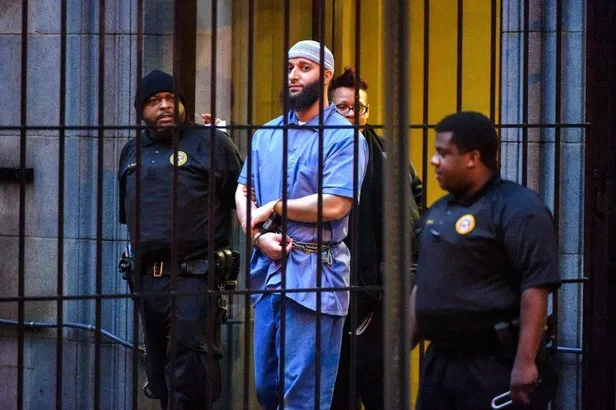 abdde-pardon-vakasi-cinayetten-hapis-yatan-adnan-syed-23-yil-sonra-sucsuz-bulunarak-serbest-birakildi-1665510921852.jpeg ABD'de 'pardon' vakası! Cinayetten hapis yatan Adnan Syed 23 yıl sonra suçsuz bulunarak serbest bırakıldı-3