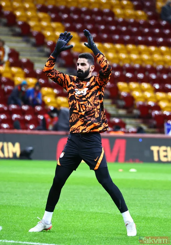 Muslera'nın yokluğunda kaleyi devralmıştı! İsmail Çipe bu sezon bir ilki başardı: Antalyaspor maçında... - 9