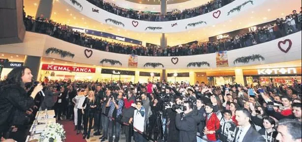 Eyvah Eyvah izdiham!