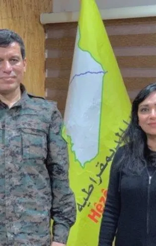 Amberin Zaman terörist Mazlum Kobani'yle görüşüp fotoğraf paylaştı