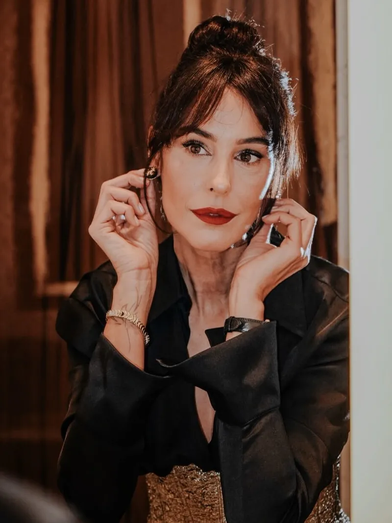 arzum-onandan-duygusal-paylasim-oglu-can-ile-nostalji-pozu-1775026477899.jpg Arzum Onan'dan duygusal paylaşım! Oğlu Can ile nostalji pozu-5