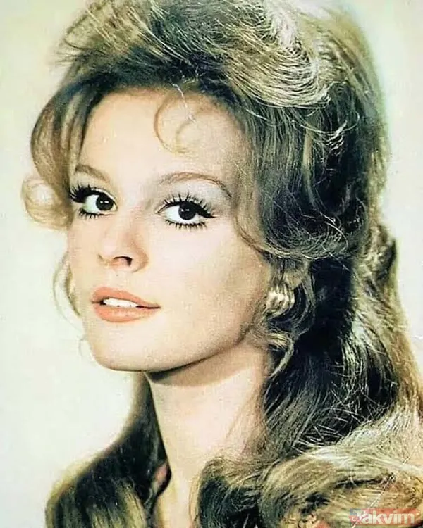 Yarım asrı devirdiler! Beyoğlu Güzeli’nin Alev’i Hülya Koçyiğit 56 yıllık eşiyle bakın nasıl tanışmış! Meğer Büyükada'da görüp aşık olmuş... - 2