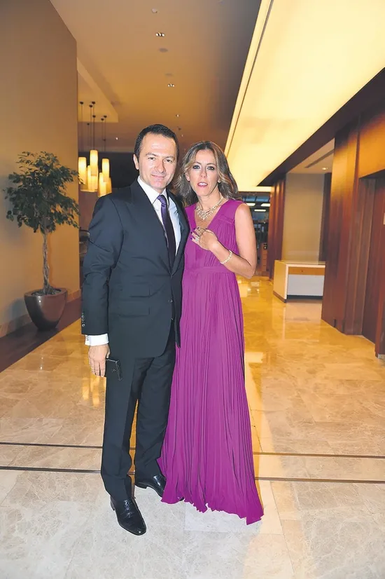 Ebru Şallı Uğur Akkuş’la Çırağan Sarayı’nda dünyaevine girdi - 2