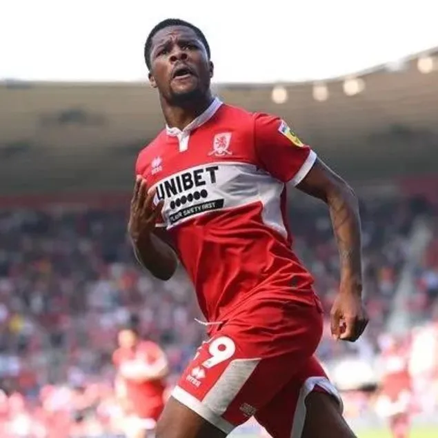 Akpom sürprizi