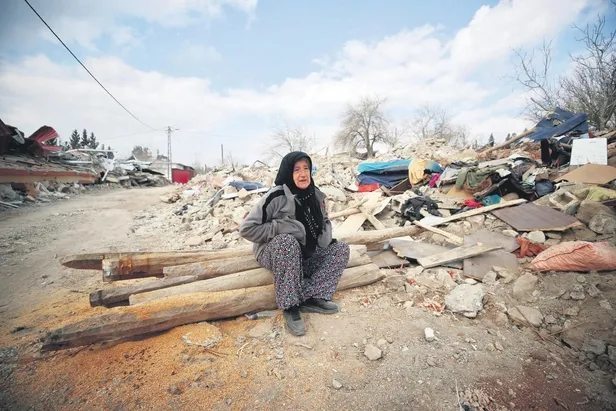 bir-sehir-iki-deprem-iki-anne-asrin-felaketinde-yurekleri-delip-gecen-hikaye-1677020833481.jpeg Bir şehir, iki deprem, iki anne! Asrın felaketinde yürekleri delip geçen hikaye-3