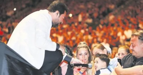 Serkan Kaya Ogluyla Duet Yapti Takvim