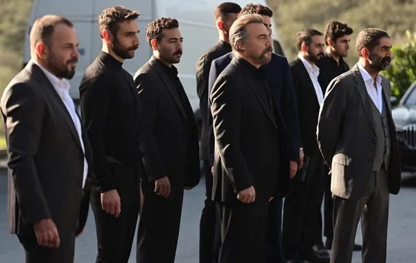 ben-bu-cihana-sigmazam-44-bolum-fragmani-nefes-kesti-savasi-onlar-baslatti-ama-ben-bitirecegim-1699183053265.jpg Ben Bu Cihana Sığmazam 44. bölüm fragmanı nefes kesti: Savaşı onlar başlattı ama ben bitireceğim!-3