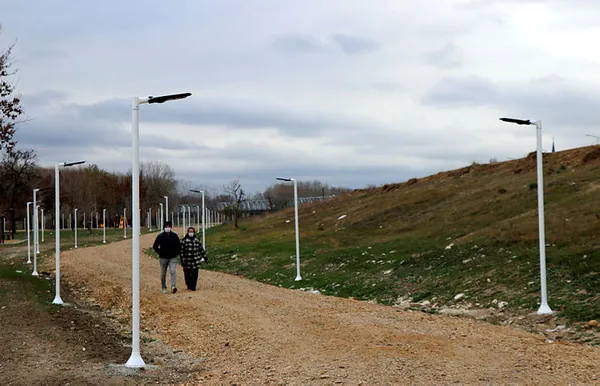 CHP'li Edirne Belediyesi'nden direkli park! Vatandaştan tepki yağdı!-6