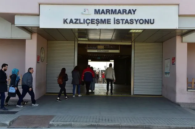 CHP'li İBB Marmaray Çevre Düzenlemesini yarım bıraktı! "Bir çivi bile çakmadılar"