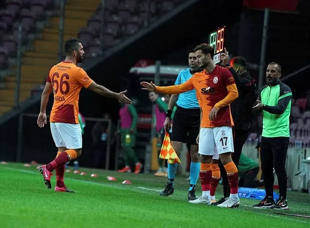 galatasaray-darica-genclerbirligi-macinda-belhanda-ile-emre-akbaba-arasinda-frikik-gerginligi-1608064560286.jpeg