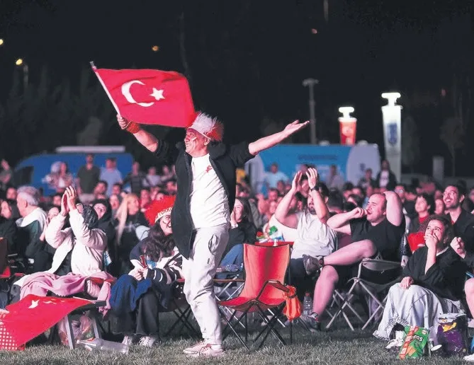 12 Dev Adam coşkusu