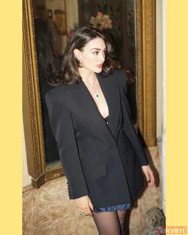 Esra Bilgiç sutyeninin üzerine giydiği ceketiyle paylaştı! “Ve fotoğraflar geldi” deyip ortalığı çalkaladı! Diriliş Ertuğrul ve Ramo’nun yıldızı... - 8