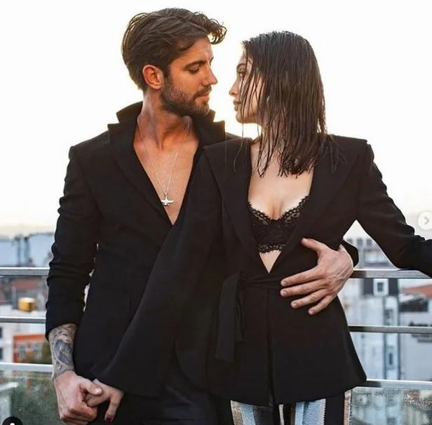 yali-capkininda-yurekleri-tuzla-buz-edecek-ayrilik-karari-adim-atar-atmaz-fisini-cektiler-1699256733581.jpg Yalı Çapkını'nda yürekleri tuzla buz edecek ayrılık! Düşmanı gelir gelmez defterini dürdüler-5