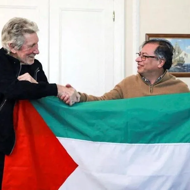 Filistin bayrağı açtılar!