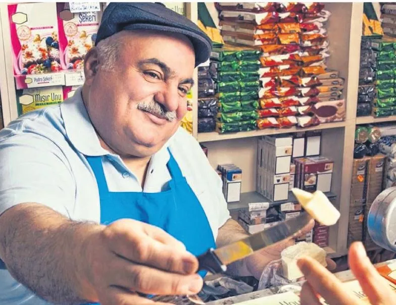 Bakkal amcadan mesaj var