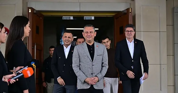 CHP’deki penaltı kavgasına ‘teknik’ müdahale! Özgür Özel'in bu sözleri İmamoğlu ve Yavaş'a... "İç tartışma çıkaran haindir"