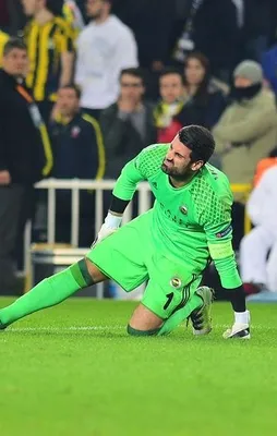 Fenerbahçe'de Volkan Demirel sevinci