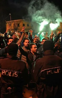 Bursasporlu taraftarlar, yönetimi protesto etti