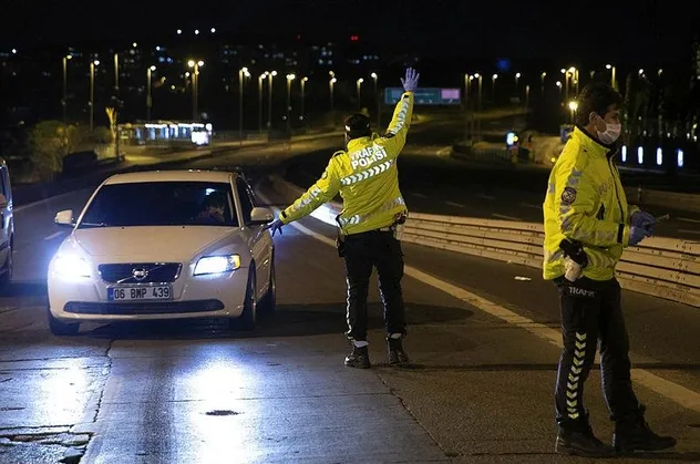 Son dakika: İstanbul'da sokağa çıkma kısıtlamasına uymayanlara ceza
