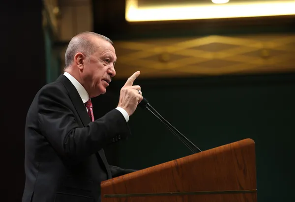 son-dakika-baskan-recep-tayyip-erdoganin-faiz-dusurme-kararina-halktan-destek-millet-ittifaki-cumhur-ittifakina-10-puan-fark-atti-1641356773772.jpg SON DAKİKA: Başkan Recep Tayyip Erdoğan'ın faiz düşürme kararına halktan destek! Cumhur İttifakı Millet İttifakı'na 10 puan fark attı-8