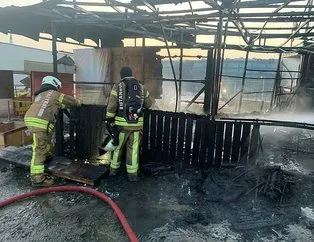 Küle dönen lokantadan Kur’an-ı Kerim yanmadan çıkarıldı