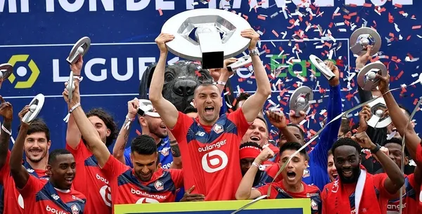 Fransızlar Burak Yılmaz’ı yılın 11’ine almadı!