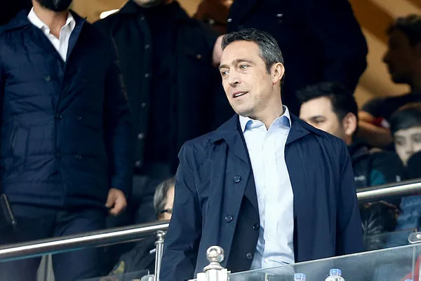 son-dakika-fenerbahce-baskani-ali-koctan-flas-aciklamalar-istifa-edecek-mi-1636636592129.jpg SON DAKİKA! Fenerbahçe Başkanı Ali Koç'tan flaş Pereira ve Mesut Özil açıklamaları! "Ticari işleri bırakıp..."-4