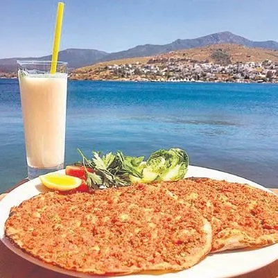 guzel-oyuncu-bade-iscilden-bodrumdaki-fahis-fiyatlara-sert-tepki-ben-lahmacunumu-1684353395289.jpeg Güzel oyuncu Bade İşçil'den Bodrum'daki fahiş fiyatlara sert tepki: "Ben lahmacunumu...."-5