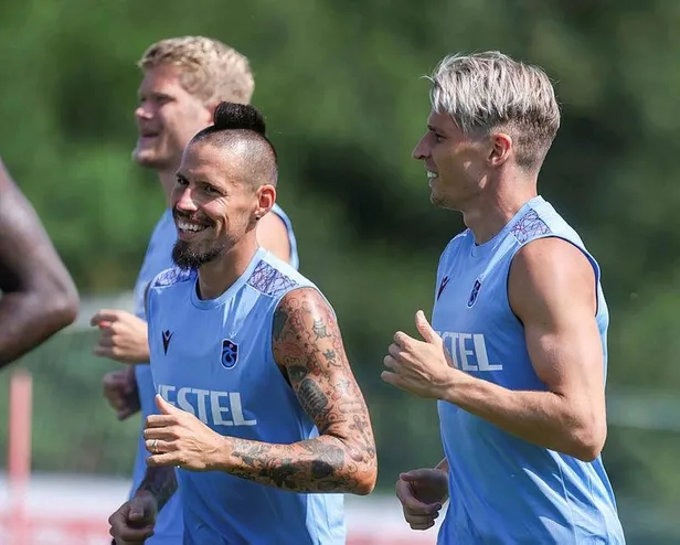 trabzonsporun-yildizi-hamsik-hedefini-acikladi-sampiyonlar-ligini-istiyorum-1658705036949.jpeg Trabzonspor’un yıldızı Hamsik hedefini açıkladı: Şampiyonlar Ligi'ni istiyorum!-2